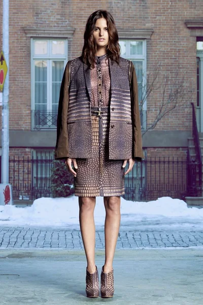 Look 16